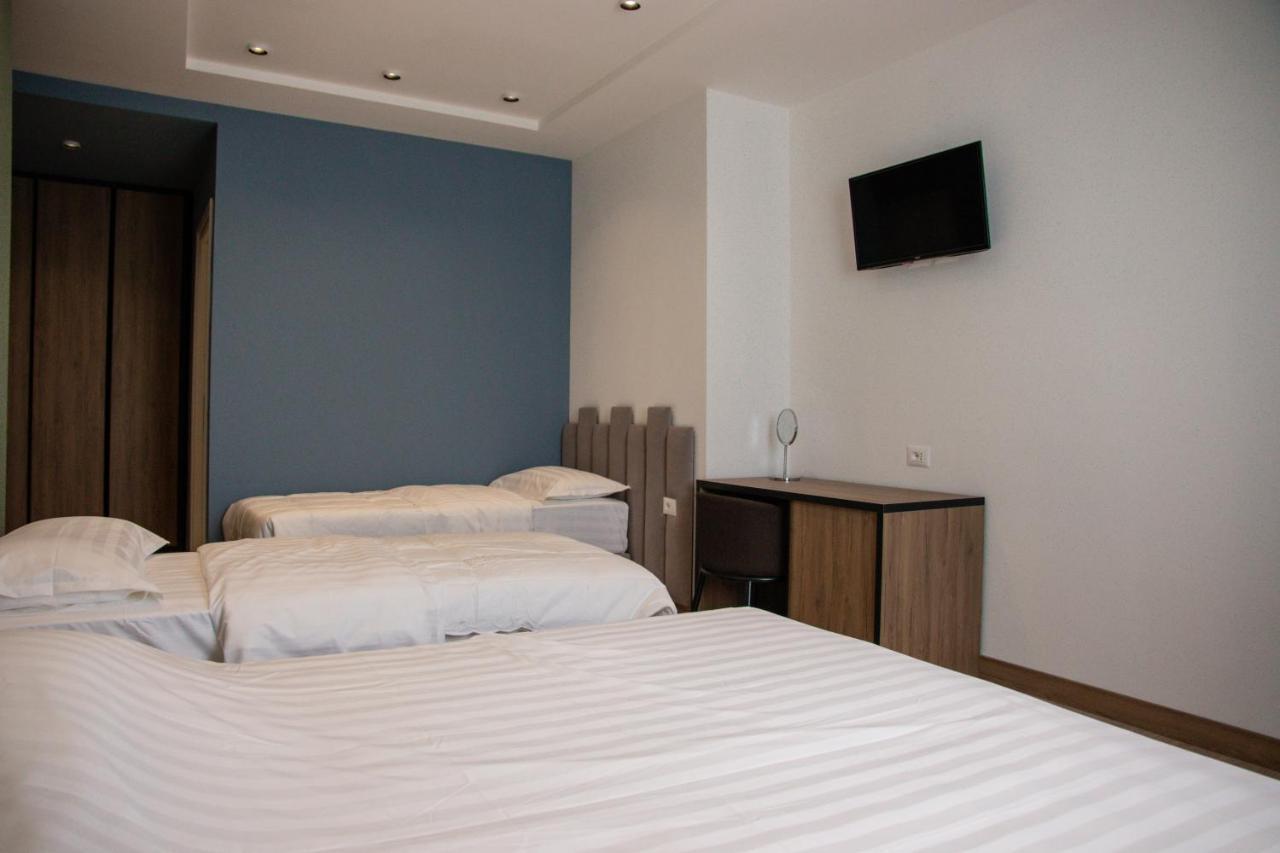 Hotel Blini Shkodër Exteriör bild