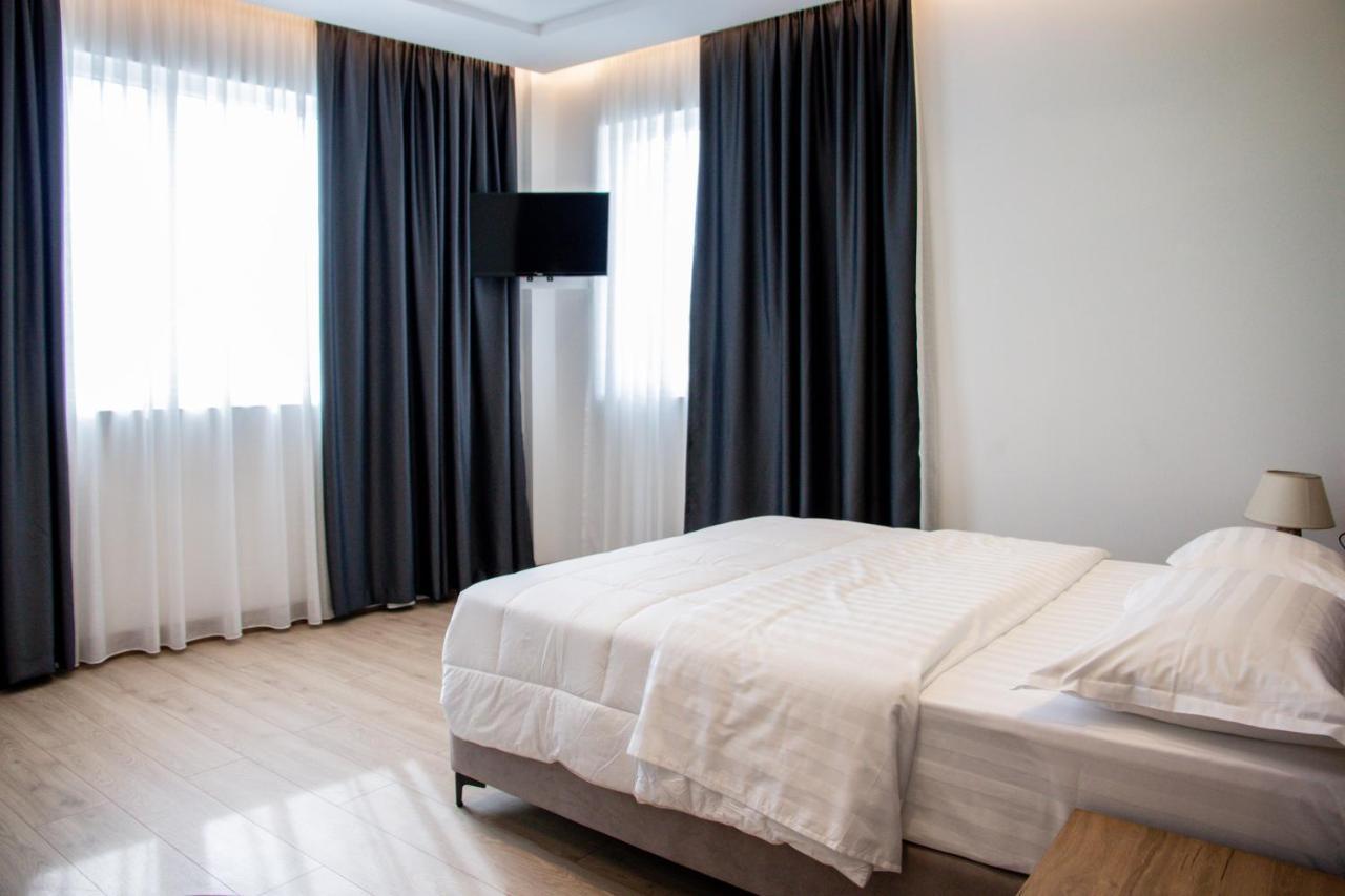 Hotel Blini Shkodër Exteriör bild