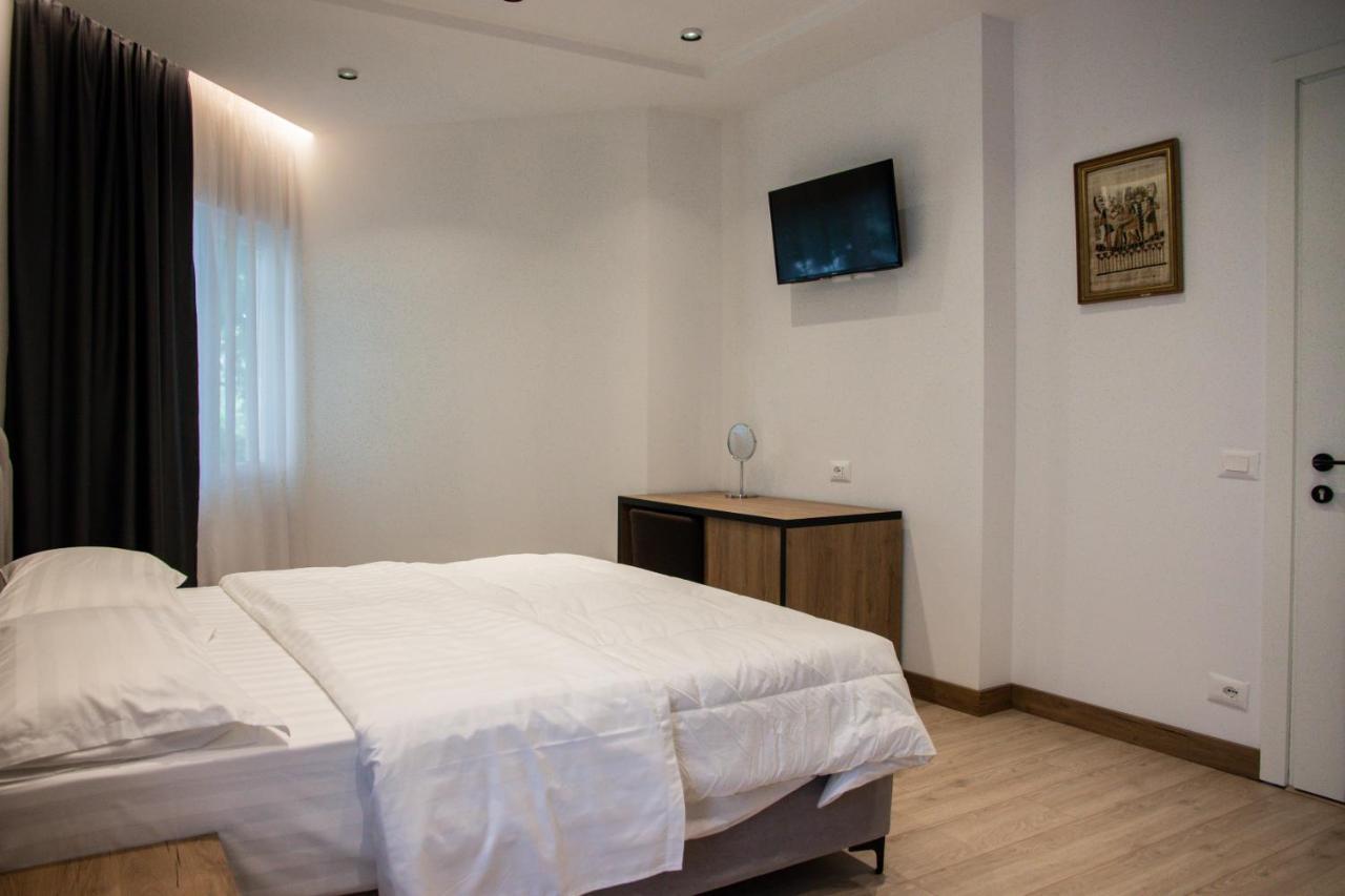 Hotel Blini Shkodër Exteriör bild