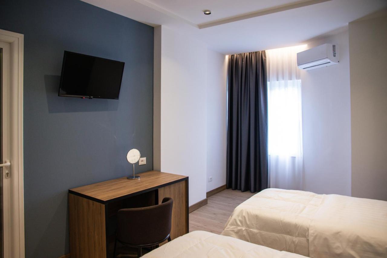 Hotel Blini Shkodër Exteriör bild