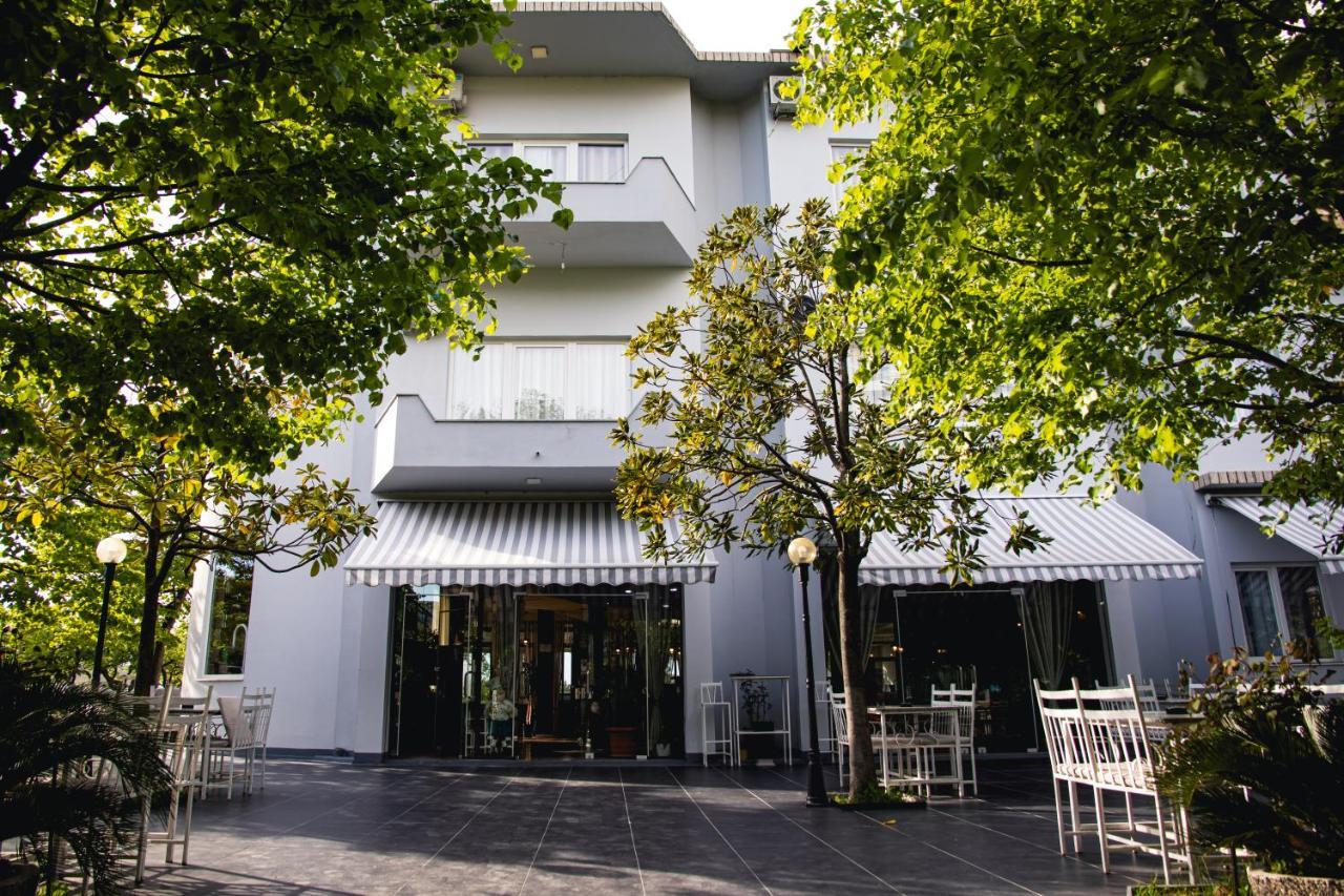 Hotel Blini Shkodër Exteriör bild