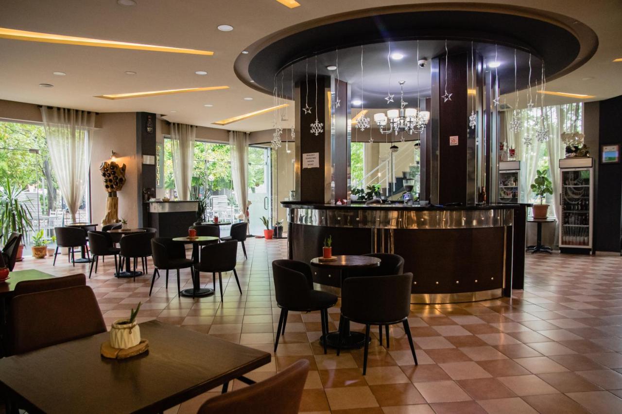 Hotel Blini Shkodër Exteriör bild