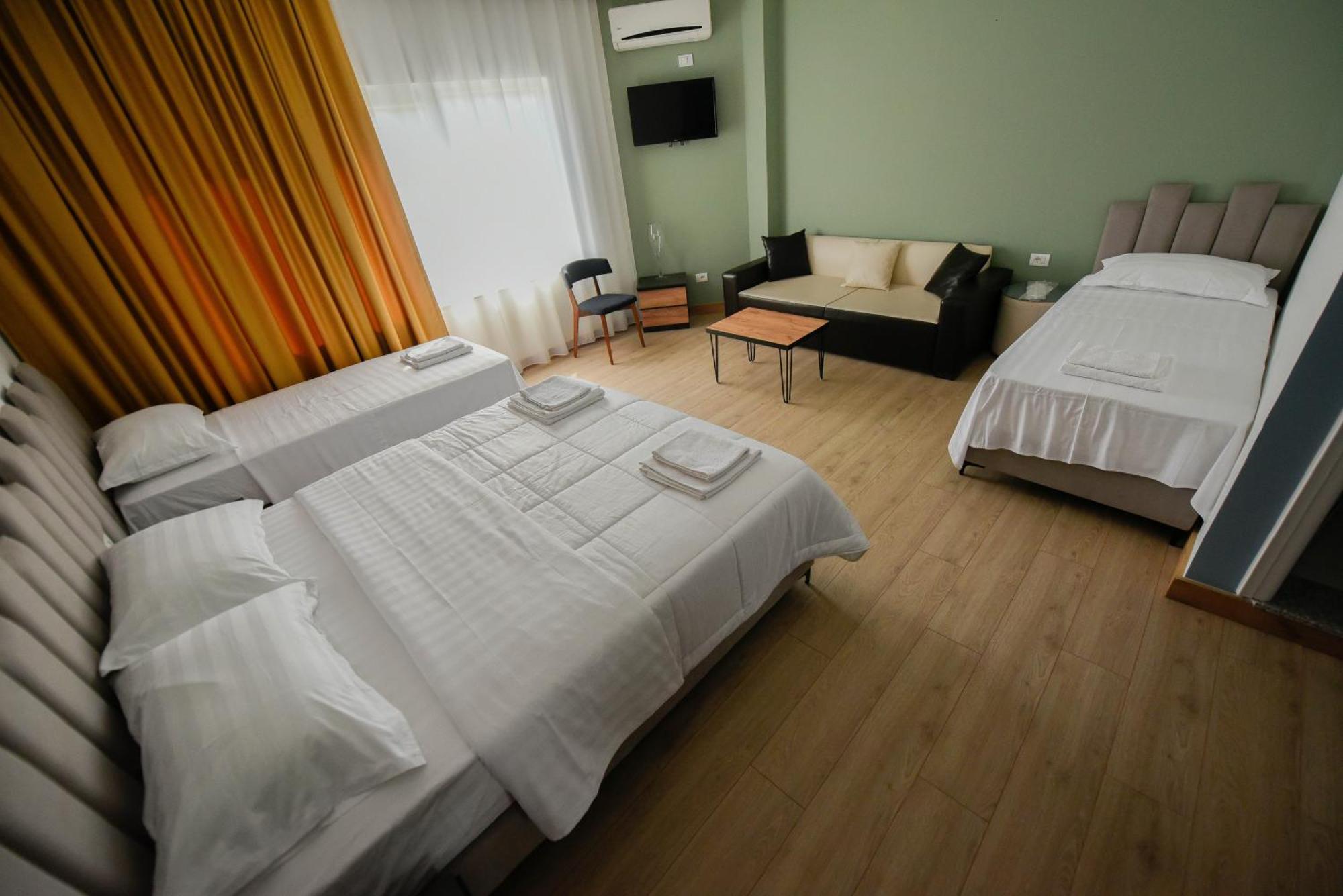 Hotel Blini Shkodër Exteriör bild