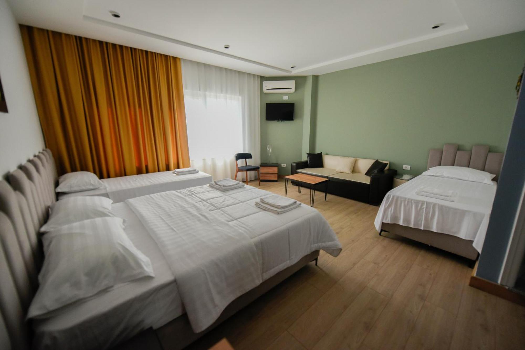 Hotel Blini Shkodër Exteriör bild