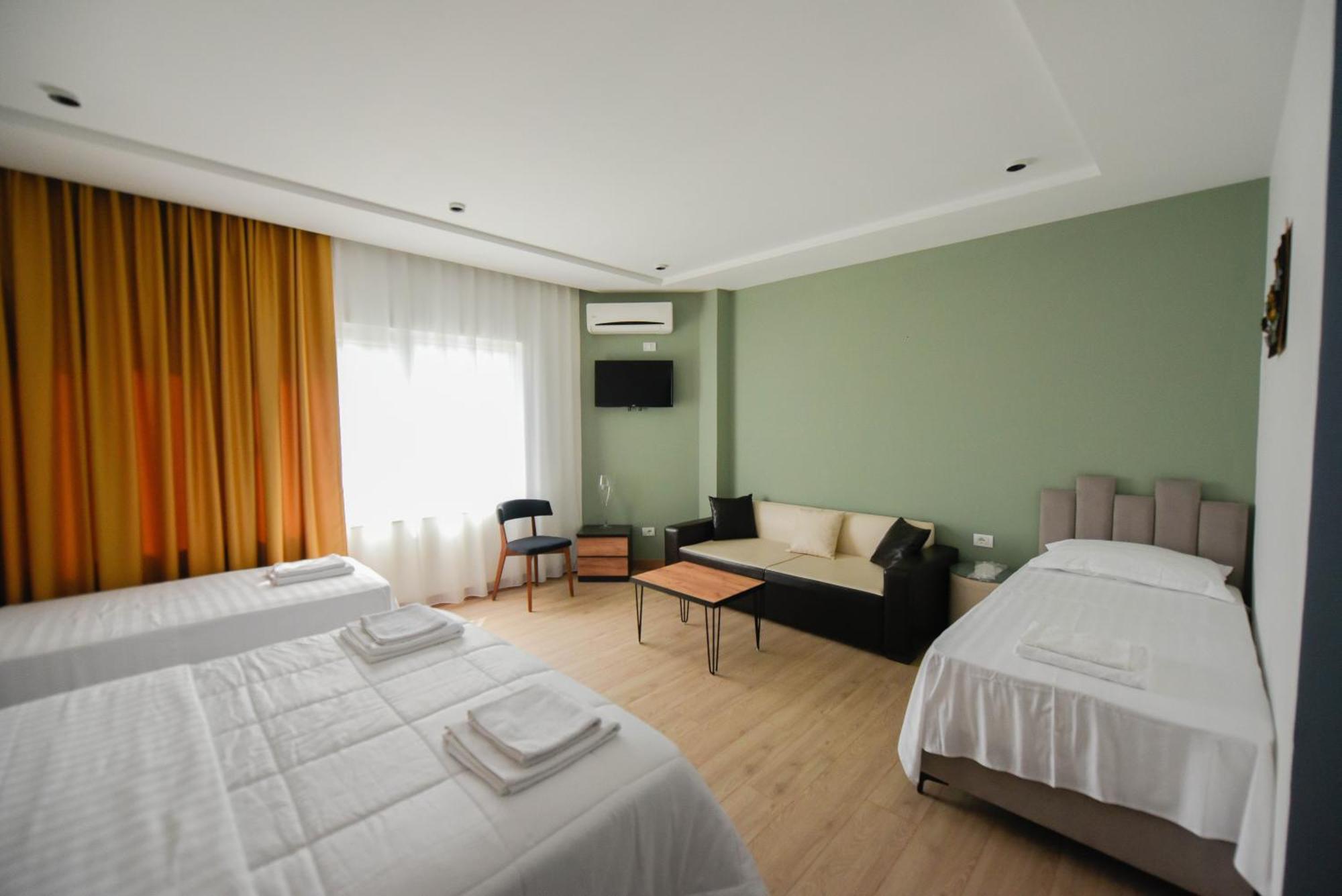 Hotel Blini Shkodër Exteriör bild